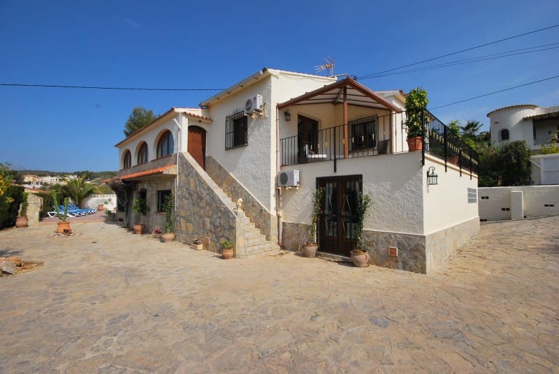 Chalet de 6 habitaciones en Benissa en venta - 595.000 € (Ref: 8017984)