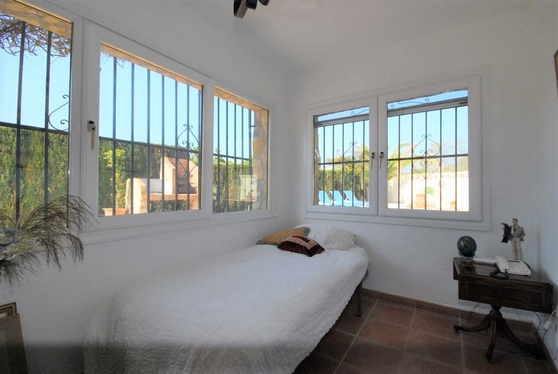 Chalet de 6 habitaciones en Benissa en venta - 595.000 € (Ref: 8017984)