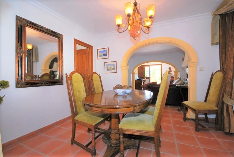 Chalet de 6 habitaciones en Benissa en venta - 595.000 € (Ref: 8017984)