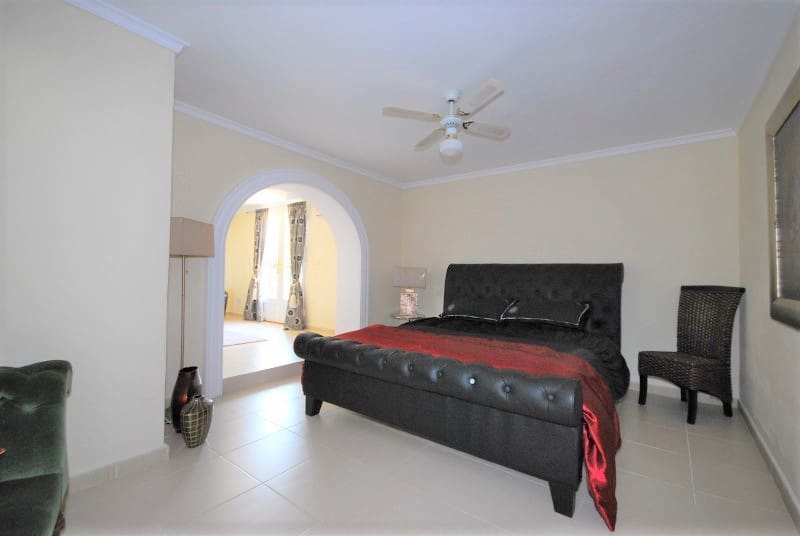 Chalet de 6 habitaciones en Benissa en venta - 595.000 € (Ref: 8017984)