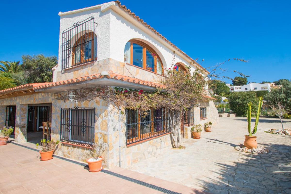 Chalet de 6 habitaciones en Benissa en venta - 595.000 € (Ref: 8017984)