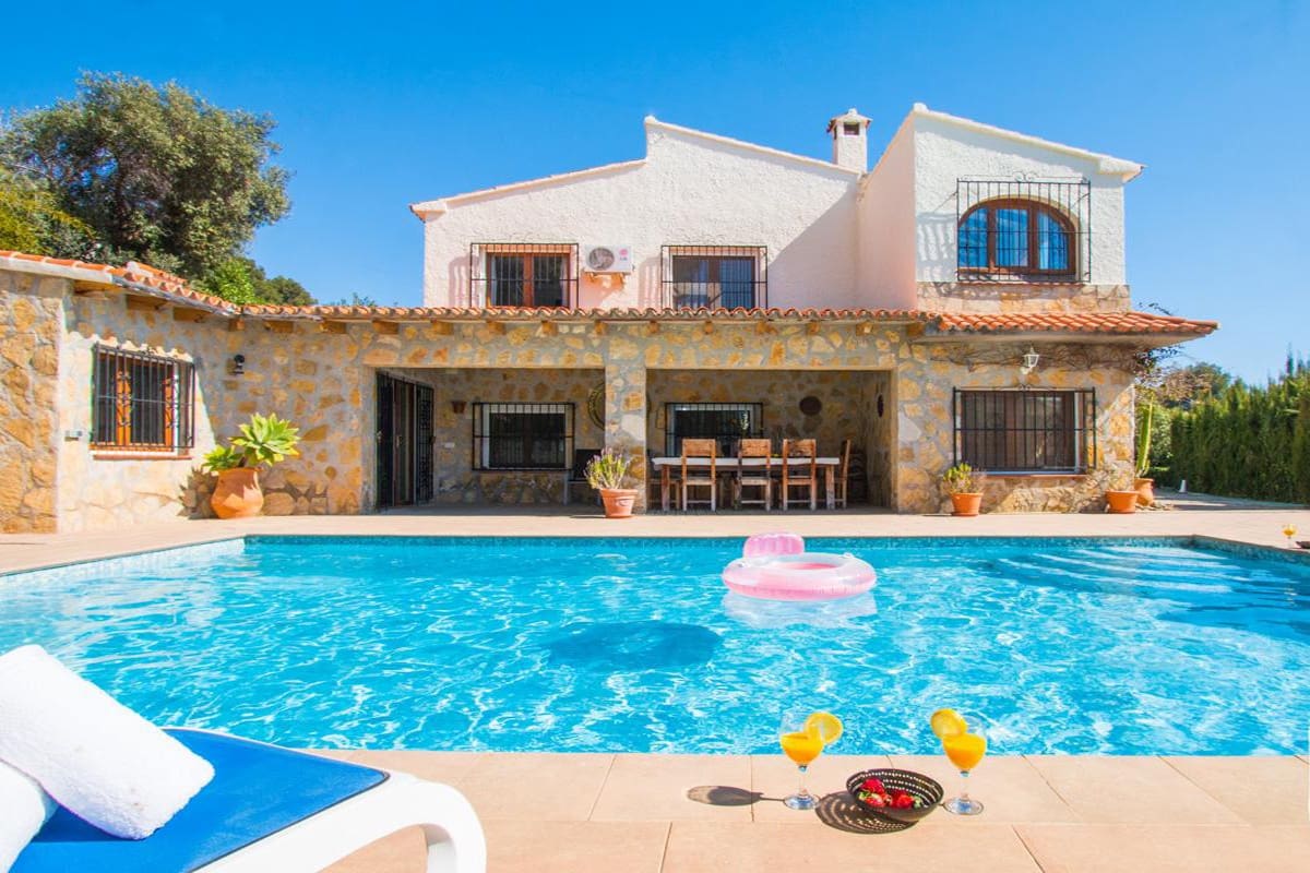 Chalet de 6 habitaciones en Benissa en venta - 595.000 € (Ref: 8017984)