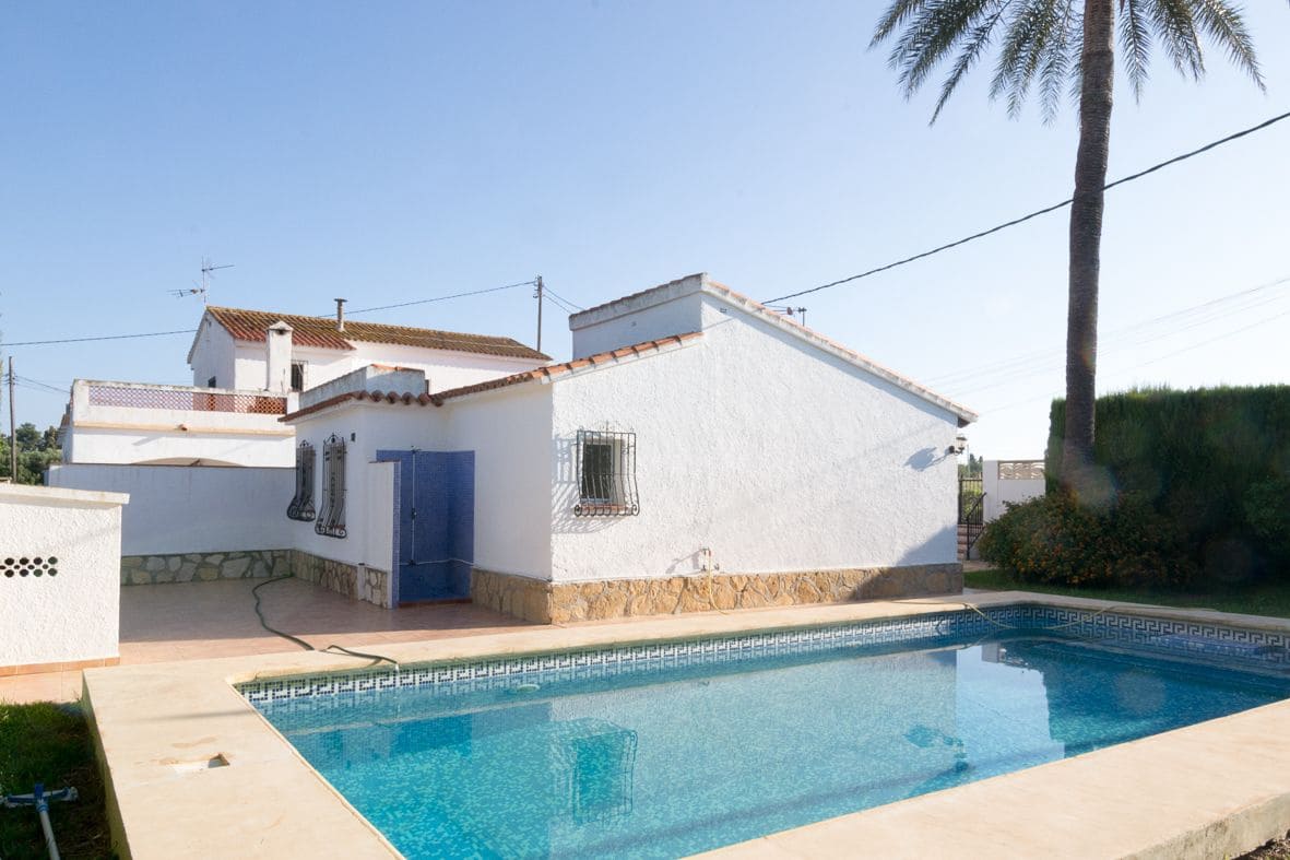 8 quarto Moradia para venda em Denia com piscina garagem - 800 000 € (Ref: 8018008)