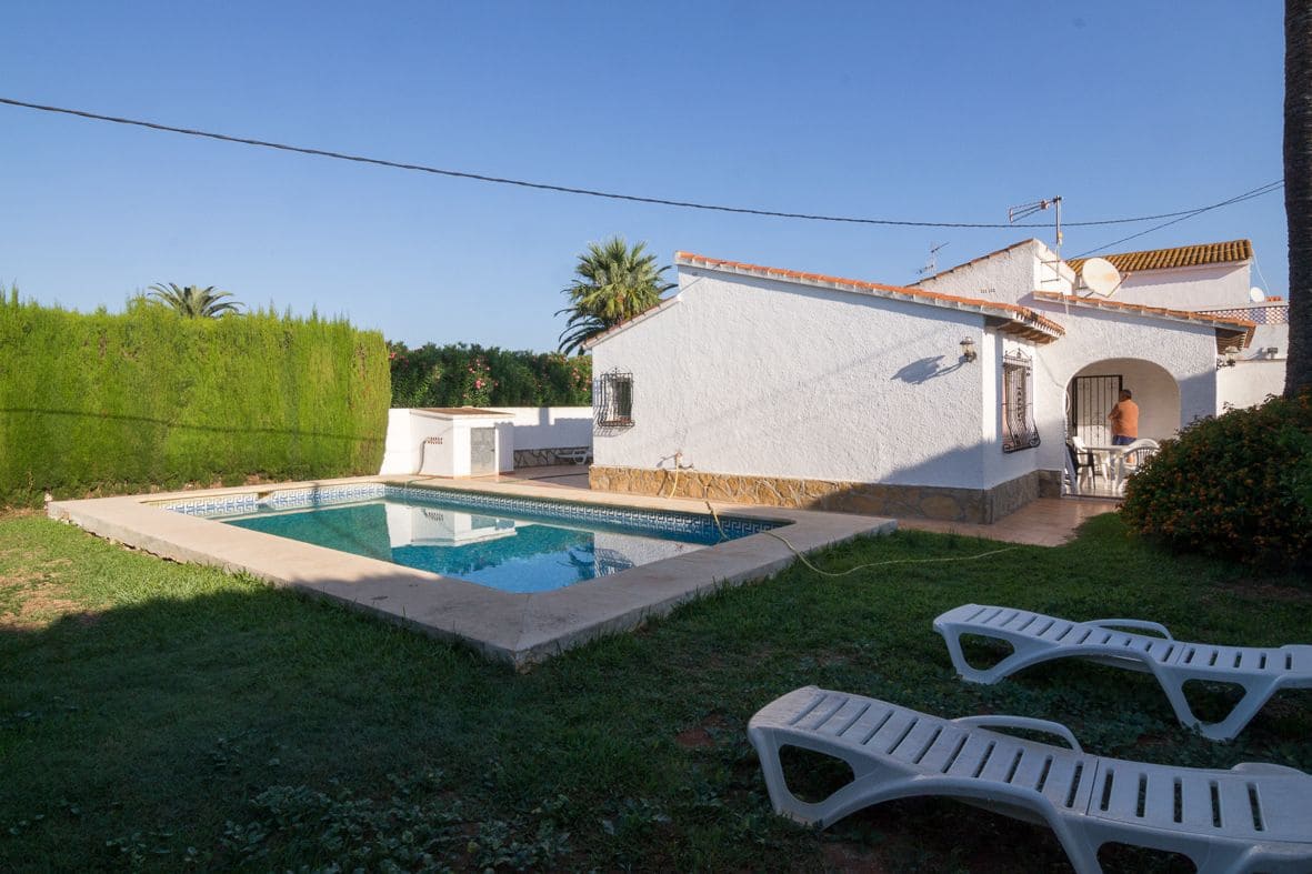 8 quarto Moradia para venda em Denia com piscina garagem - 800 000 € (Ref: 8018008)