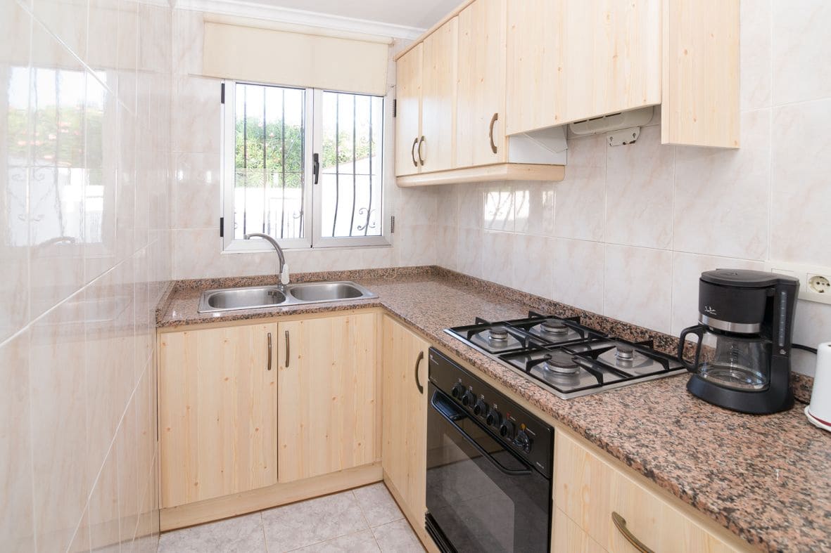 8 quarto Moradia para venda em Denia com piscina garagem - 800 000 € (Ref: 8018008)