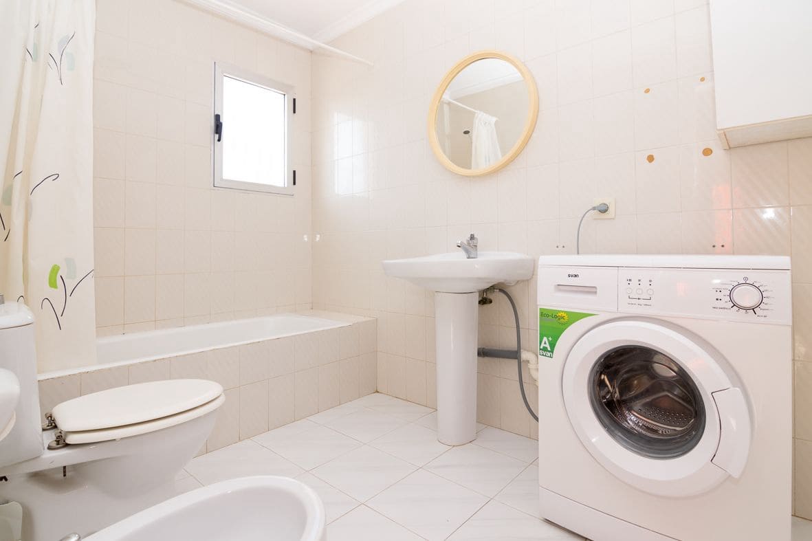 8 quarto Moradia para venda em Denia com piscina garagem - 800 000 € (Ref: 8018008)