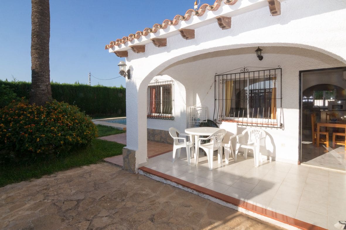 8 quarto Moradia para venda em Denia com piscina garagem - 800 000 € (Ref: 8018008)