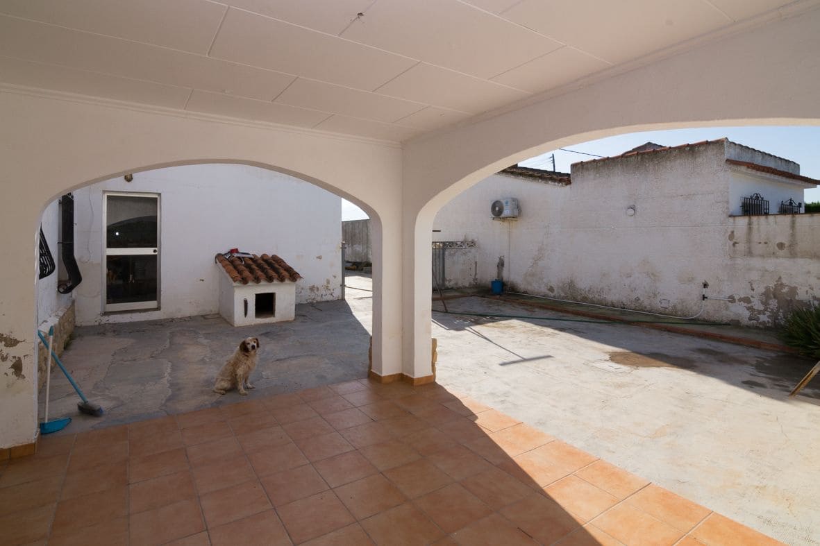 8 quarto Moradia para venda em Denia com piscina garagem - 800 000 € (Ref: 8018008)