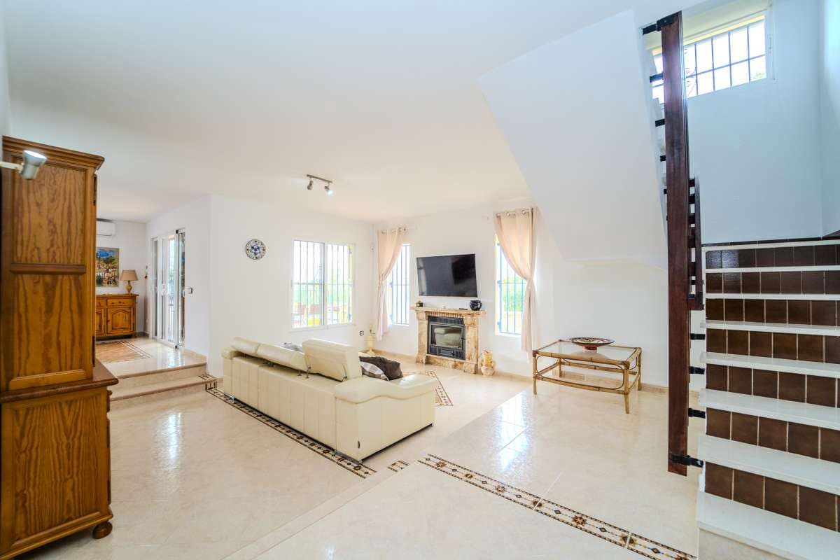 Chalet de 5 habitaciones en Calpe / Calp en venta con piscina - 545.000 € (Ref: 8018011)