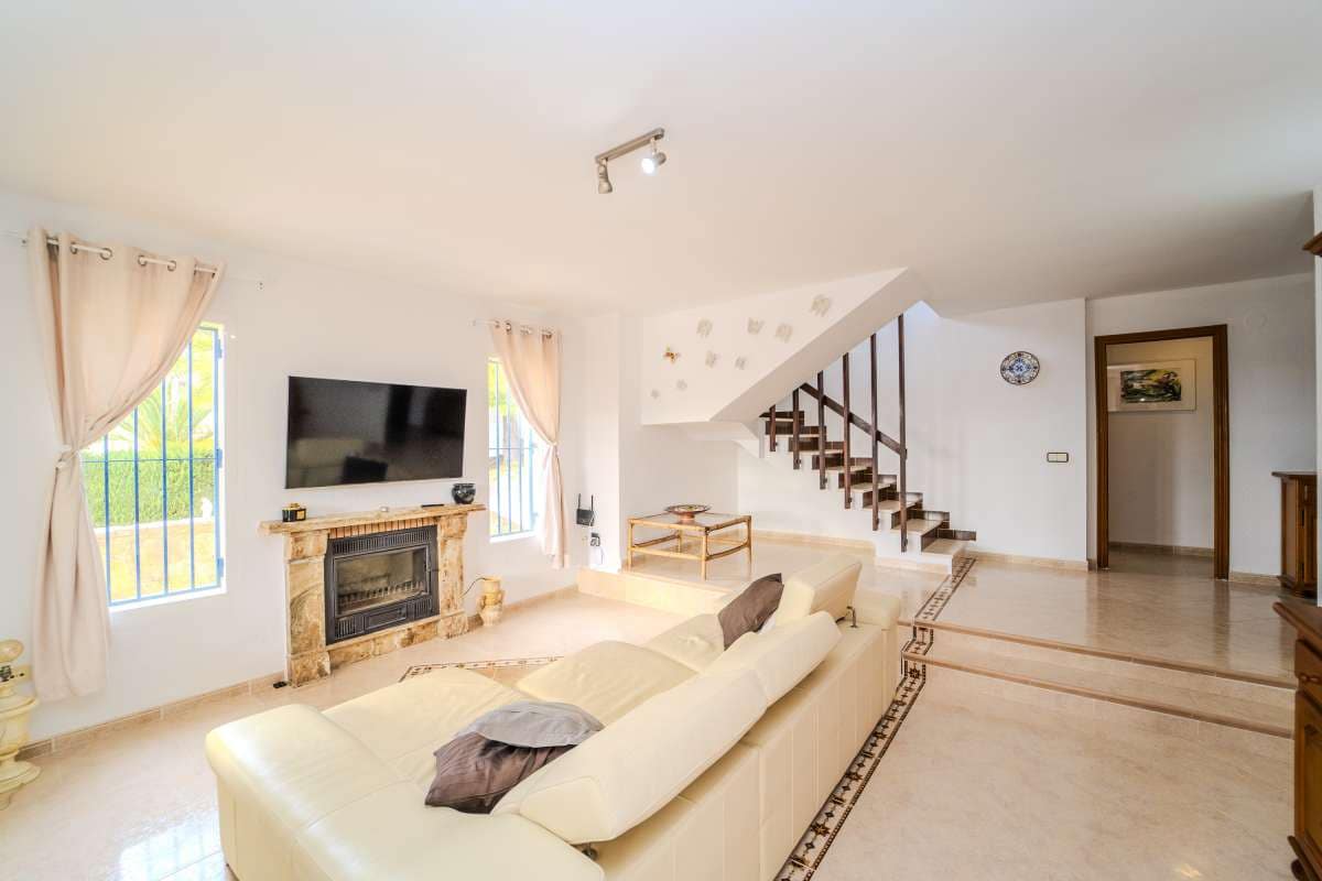 Chalet de 5 habitaciones en Calpe / Calp en venta con piscina - 545.000 € (Ref: 8018011)