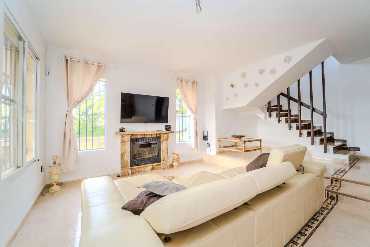 Chalet de 5 habitaciones en Calpe / Calp en venta con piscina - 545.000 € (Ref: 8018011)