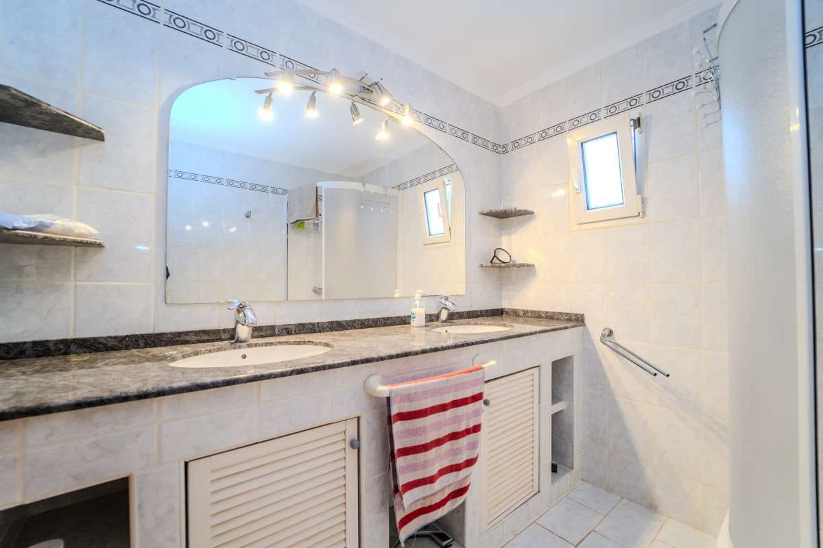 Chalet de 5 habitaciones en Calpe / Calp en venta con piscina - 545.000 € (Ref: 8018011)