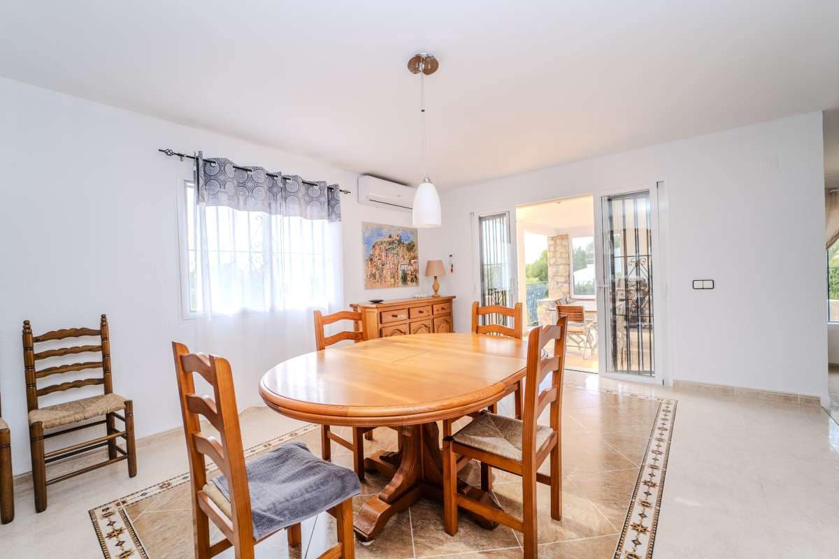 Chalet de 5 habitaciones en Calpe / Calp en venta con piscina - 545.000 € (Ref: 8018011)