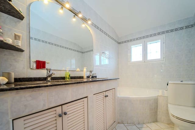 5 soveværelse Villa til salg i Cometa - Carrió, Calpe / Calp med swimmingpool - € 545.000 (Ref: 8018011)