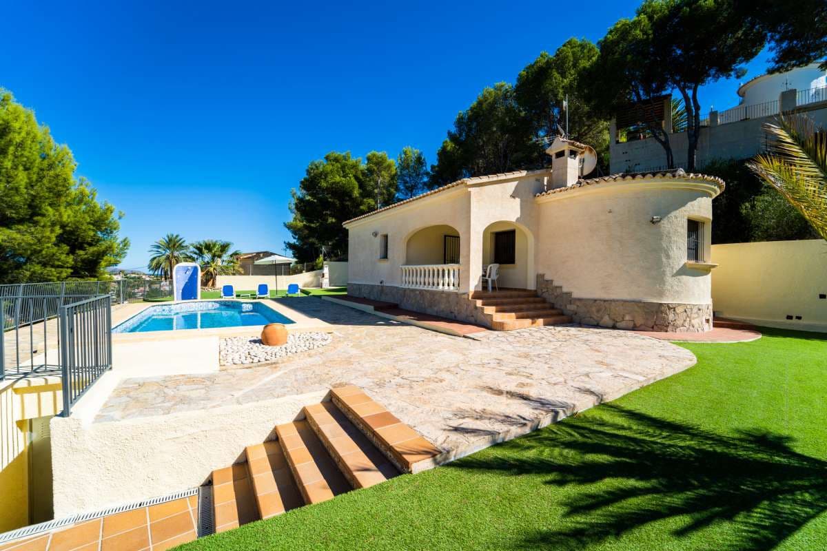 3 sovrum Villa till salu i Calpe / Calp med pool - 435 000 € (Ref: 8018014)