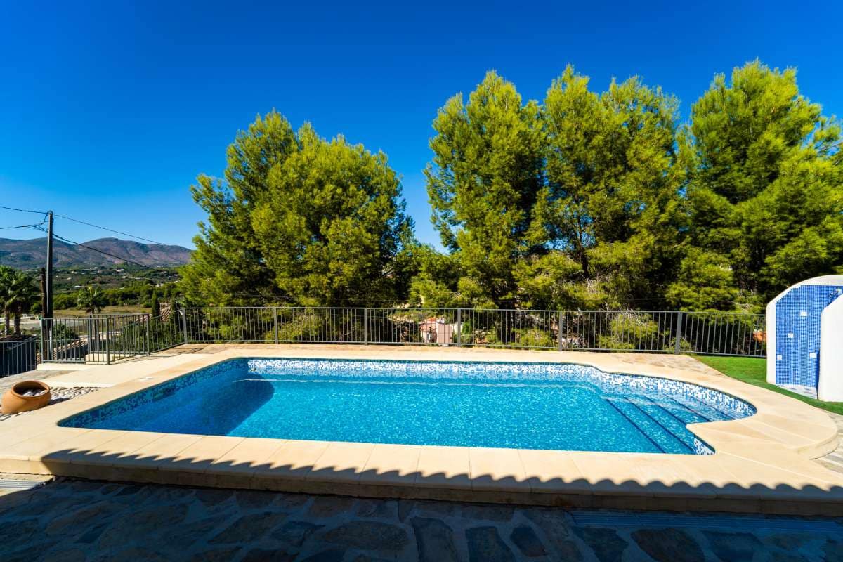 3 sovrum Villa till salu i Calpe / Calp med pool - 435 000 € (Ref: 8018014)