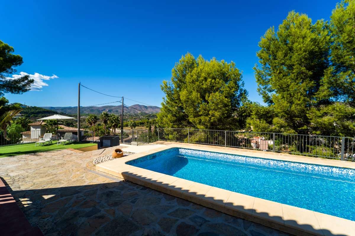 3 sovrum Villa till salu i Calpe / Calp med pool - 435 000 € (Ref: 8018014)