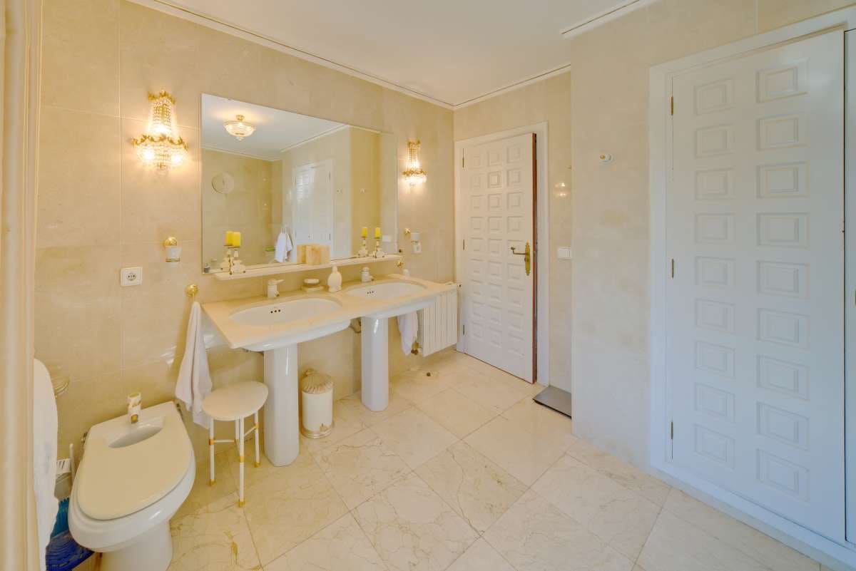 4 soveværelse Villa til salg i Calpe / Calp med swimmingpool - € 990.000 (Ref: 8018020)