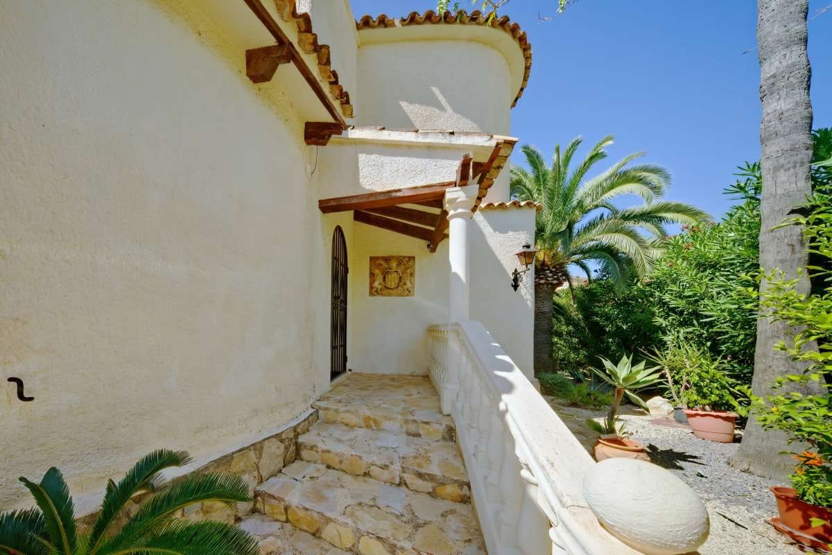 4 soveværelse Villa til salg i Calpe / Calp med swimmingpool - € 990.000 (Ref: 8018020)