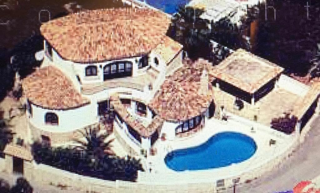 4 soveværelse Villa til salg i Calpe / Calp med swimmingpool - € 990.000 (Ref: 8018020)