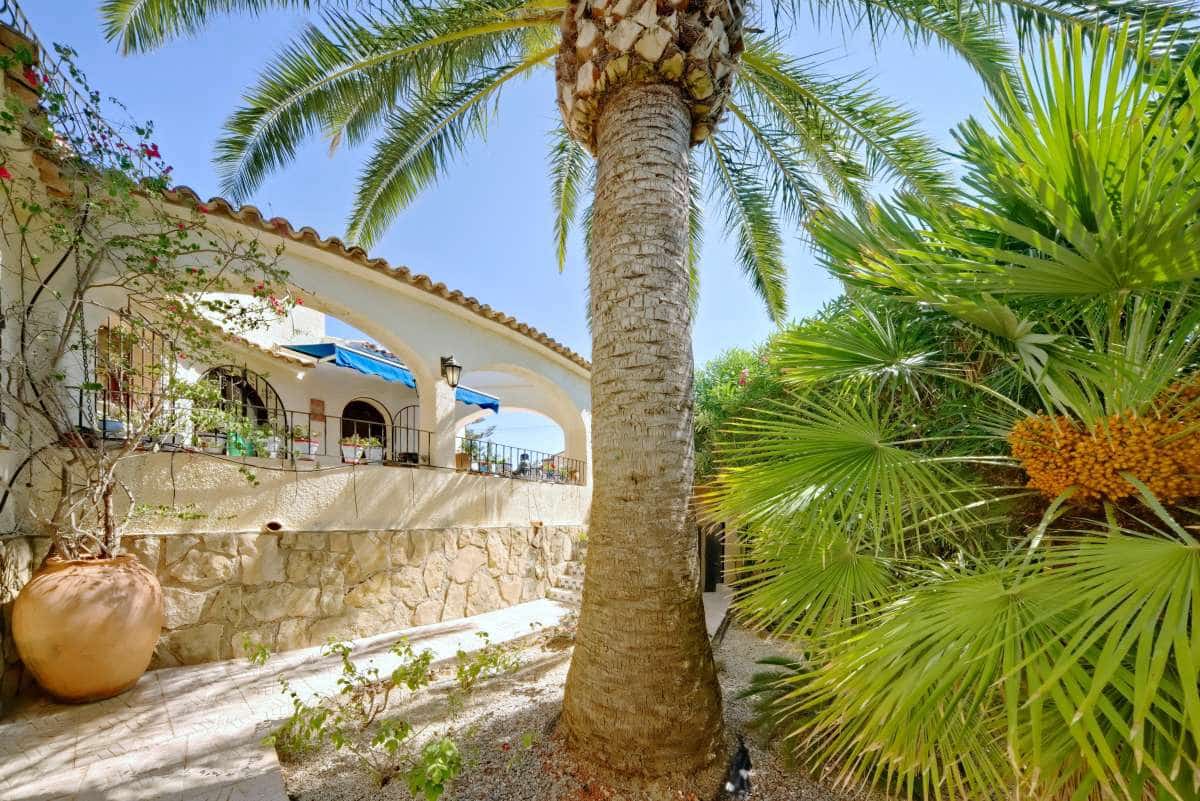 4 soveværelse Villa til salg i Calpe / Calp med swimmingpool - € 990.000 (Ref: 8018020)