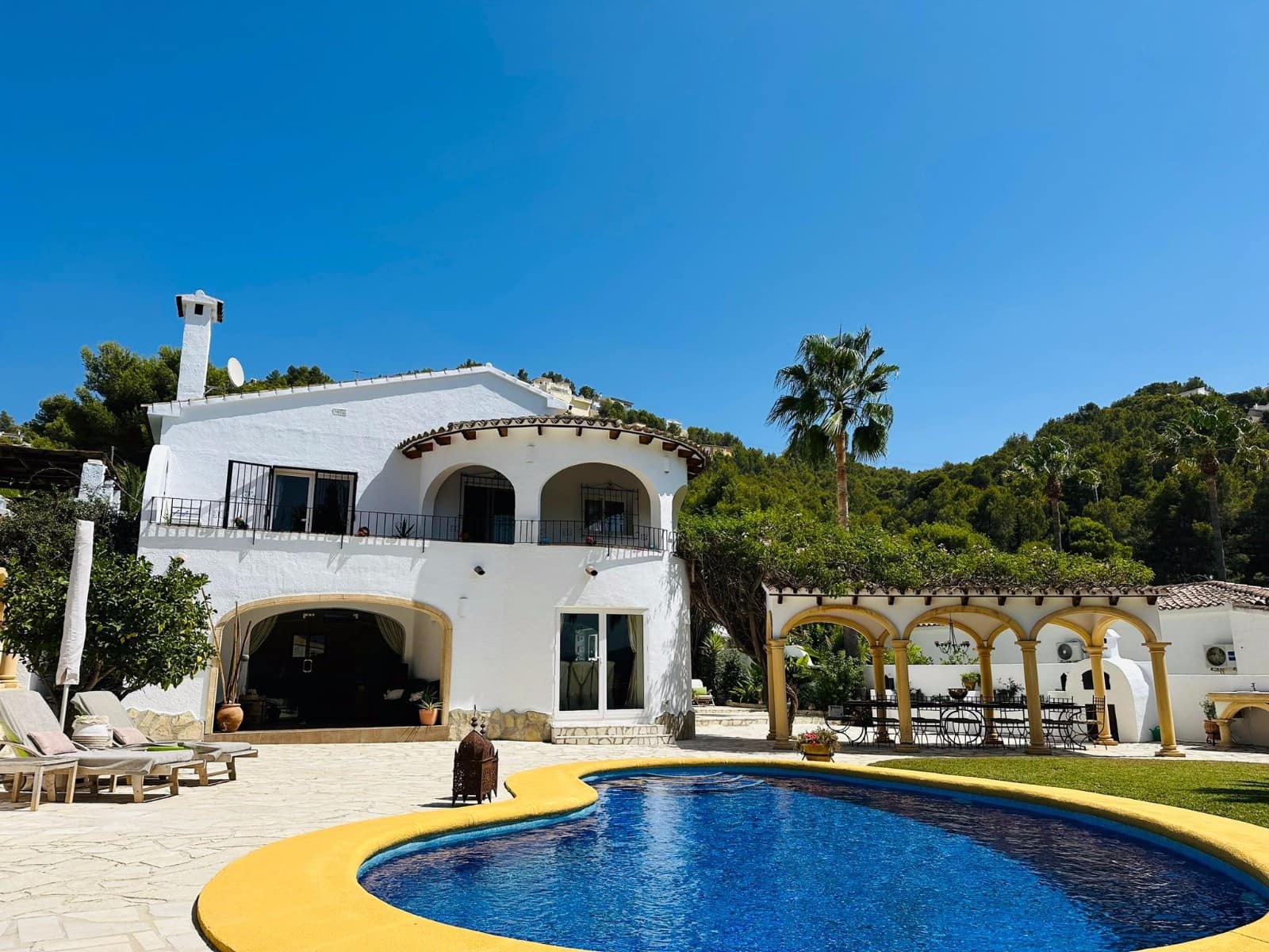 5 makuuhuone Huvila myytävänä paikassa Moraira mukana uima-altaan - 895 000 € (Ref: 8034250)