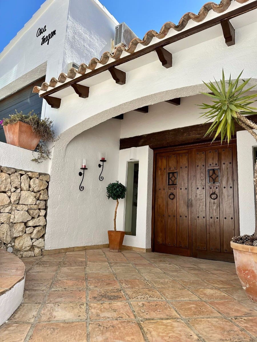 5 makuuhuone Huvila myytävänä paikassa Moraira mukana uima-altaan - 895 000 € (Ref: 8034250)