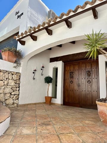 5 makuuhuone Huvila myytävänä paikassa Moraira, Teulada-Moraira mukana uima-altaan - 895 000 € (Ref: 8034250)