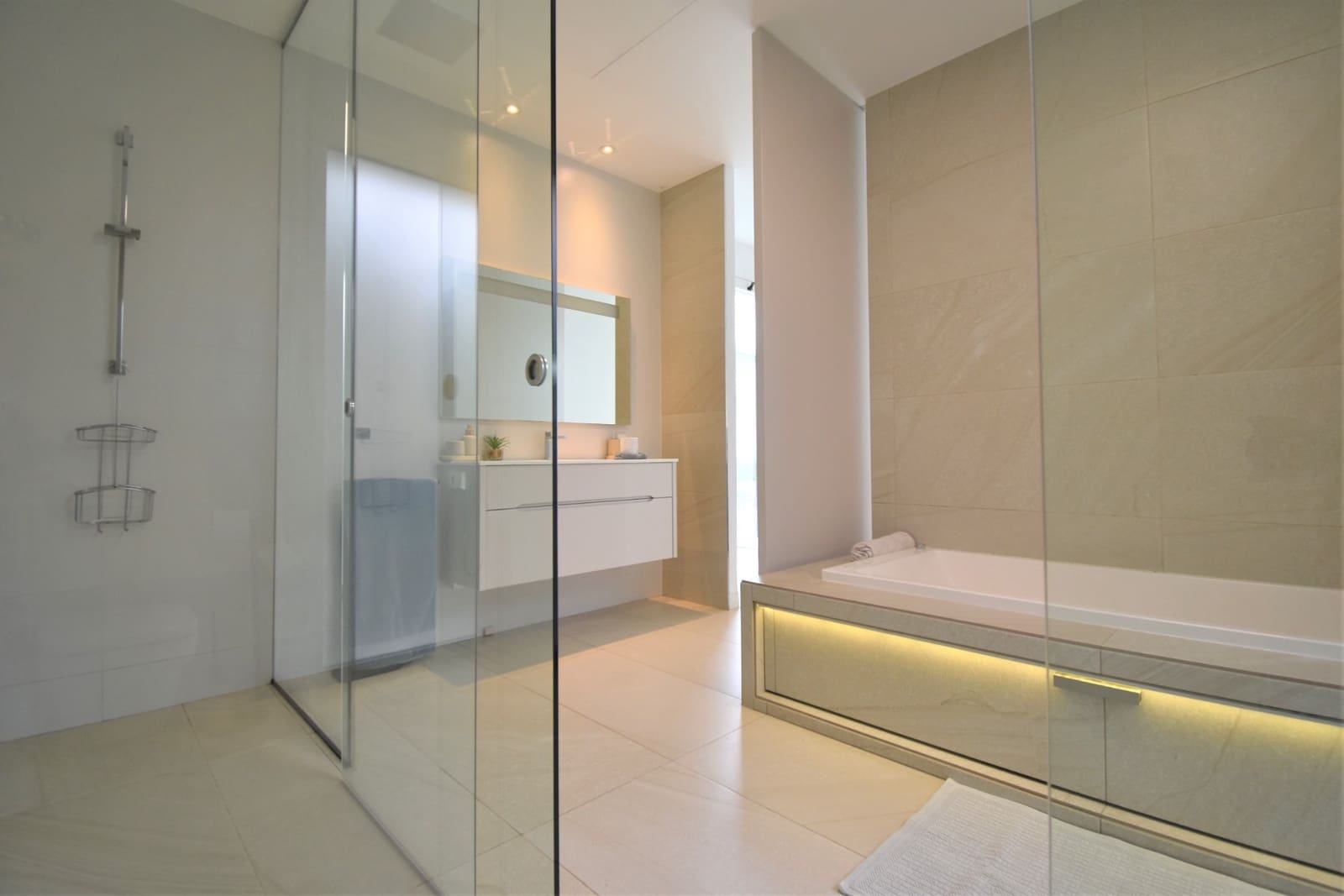 3 quarto Moradia para venda em Las Colinas Golf - 1 200 000 € (Ref: 9022025)