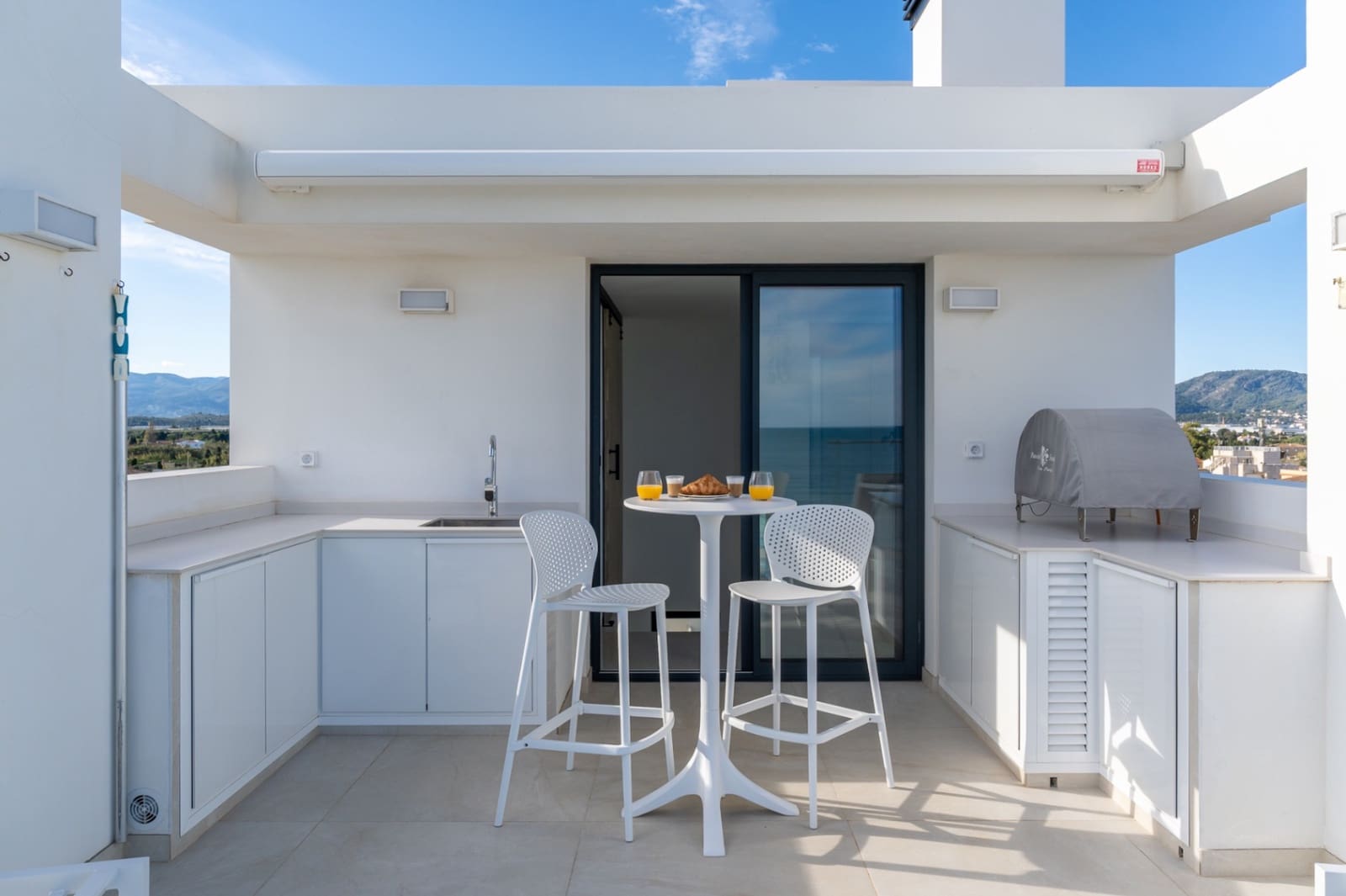 3 chambre Penthouse à vendre à Oliva avec piscine garage - 950 000 € (Ref: 9420643)