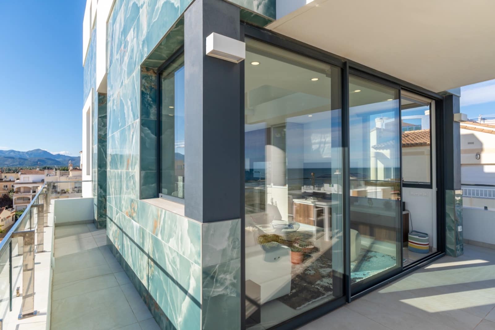 3 chambre Penthouse à vendre à Oliva avec piscine garage - 950 000 € (Ref: 9420643)