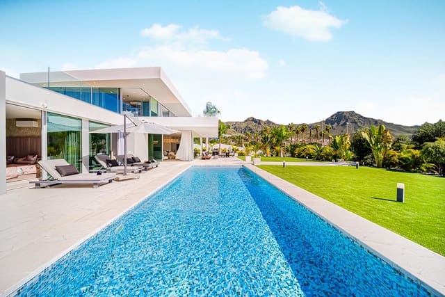 4 bedroom Villa for sale in Costa Adeje, Adeje with pool garage - € 5,500,000 (Ref: 10071016)