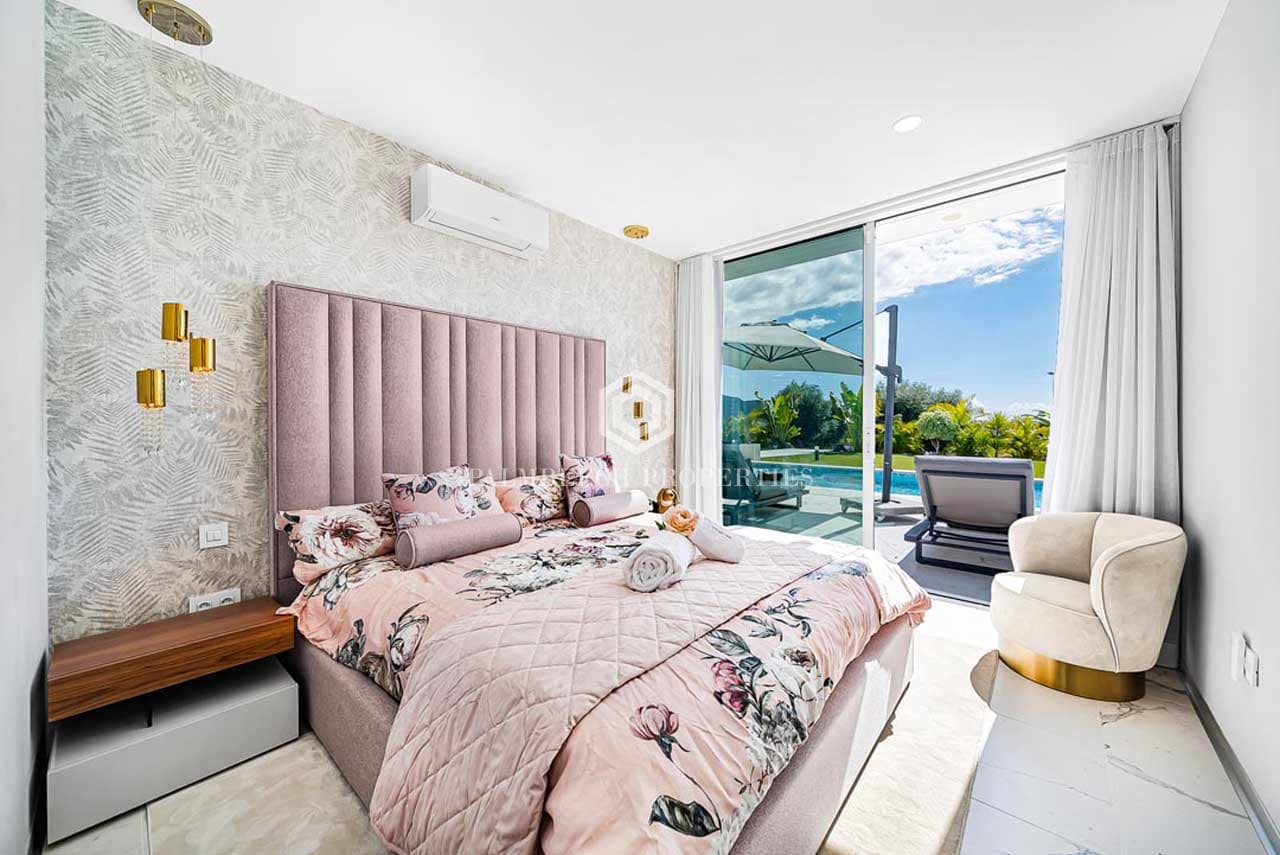 4 bedroom Villa for sale in Costa Adeje with pool garage - € 5,500,000 (Ref: 10071016)