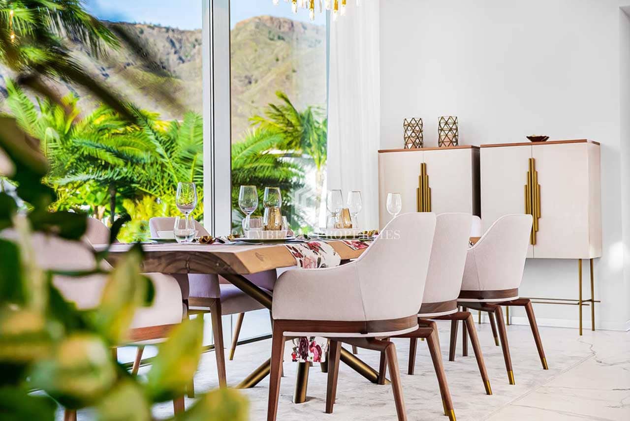 4 bedroom Villa for sale in Costa Adeje with pool garage - € 5,500,000 (Ref: 10071016)