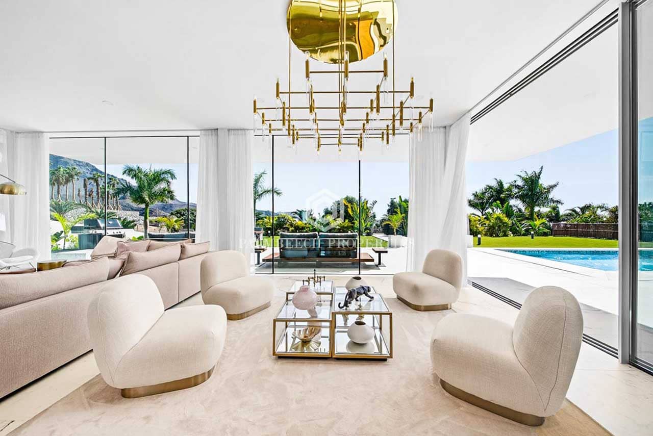 4 bedroom Villa for sale in Costa Adeje with pool garage - € 5,500,000 (Ref: 10071016)