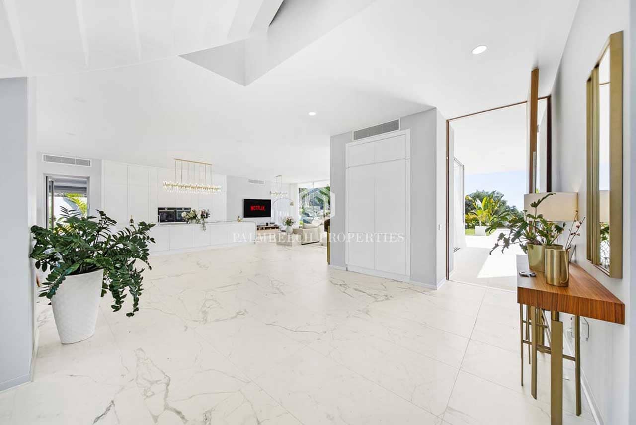 4 bedroom Villa for sale in Costa Adeje with pool garage - € 5,500,000 (Ref: 10071016)