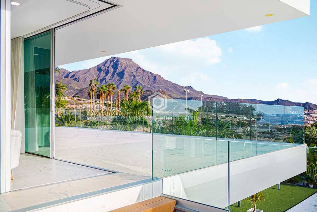 4 bedroom Villa for sale in Costa Adeje with pool garage - € 5,500,000 (Ref: 10071016)