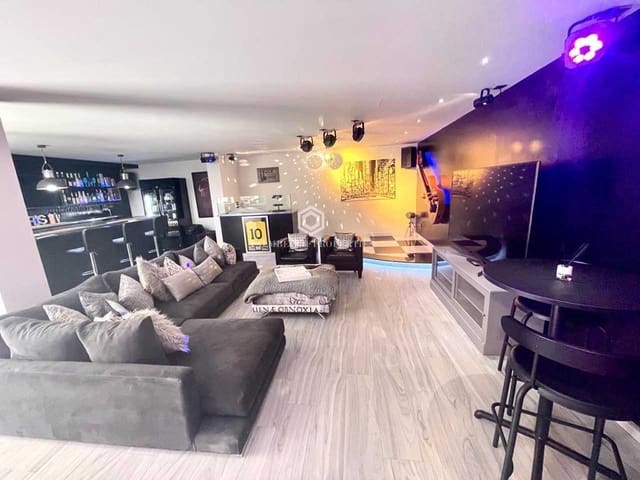 2 soverom Villa til salgs i San Miguel de Abona med svømmebasseng garasje - € 1 800 000 (Ref: 10086029)