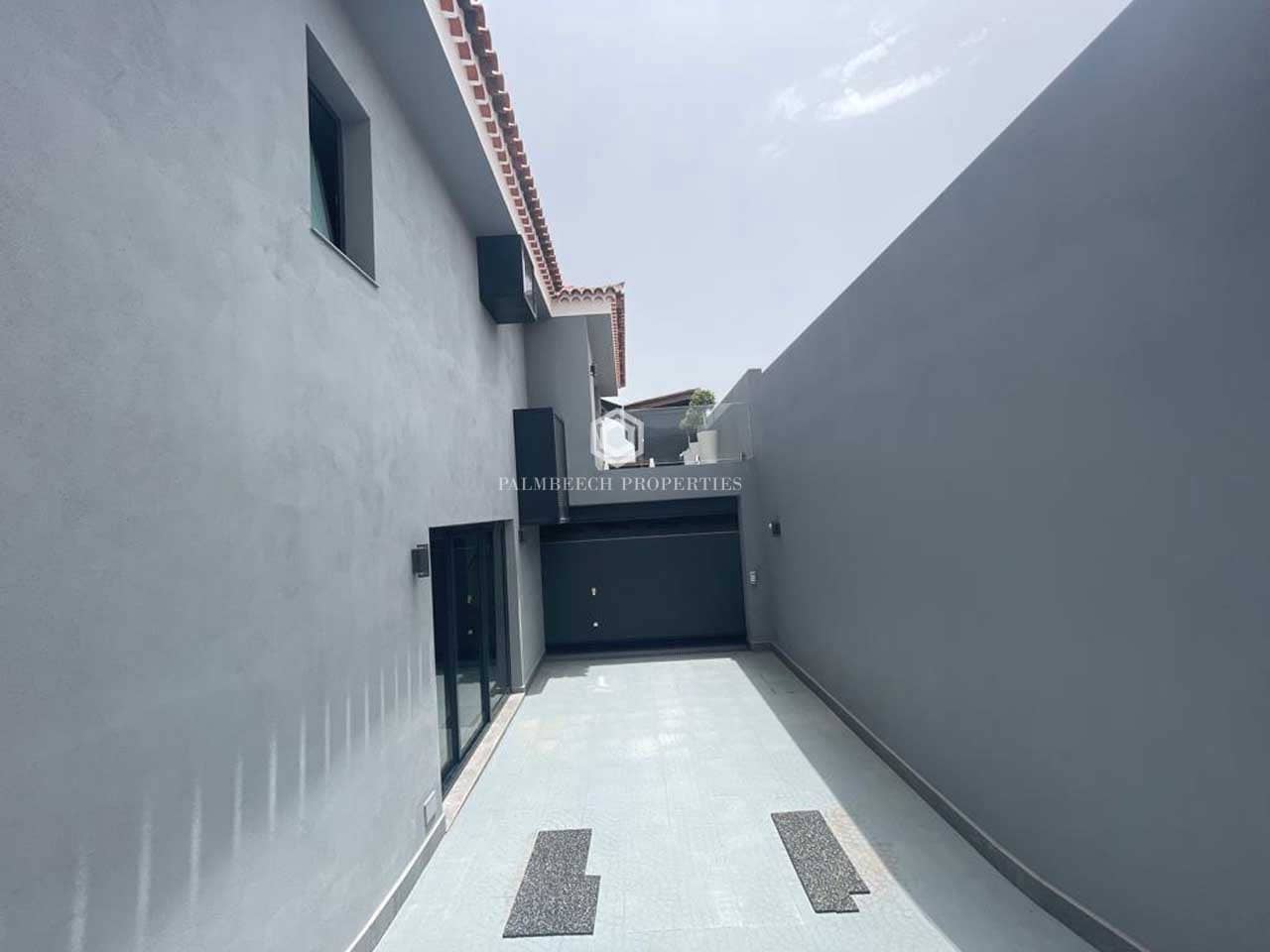 2 soverom Villa til salgs i San Miguel de Abona med svømmebasseng garasje - € 1 800 000 (Ref: 10086029)