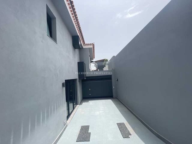 2 soverom Villa til salgs i San Miguel de Abona med svømmebasseng garasje - € 1 800 000 (Ref: 10086029)
