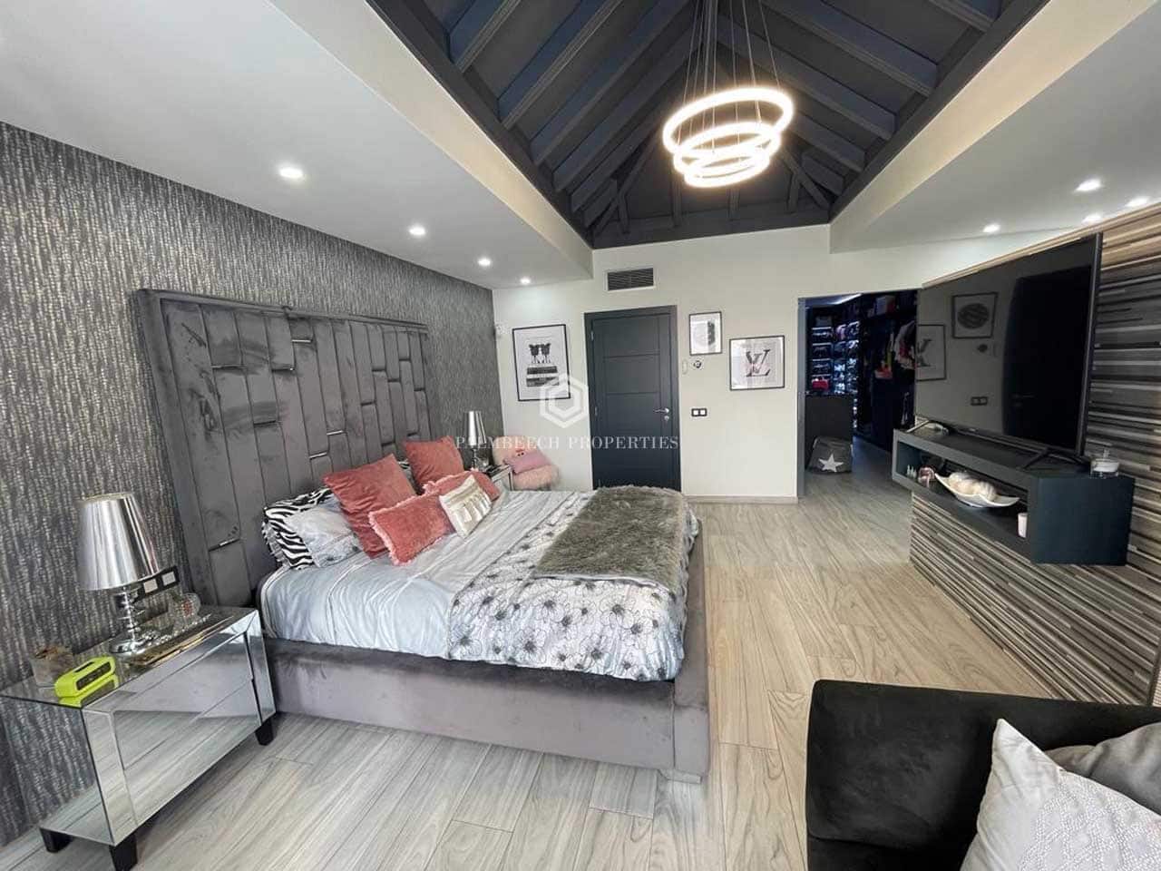 2 soverom Villa til salgs i San Miguel de Abona med svømmebasseng garasje - € 1 800 000 (Ref: 10086029)