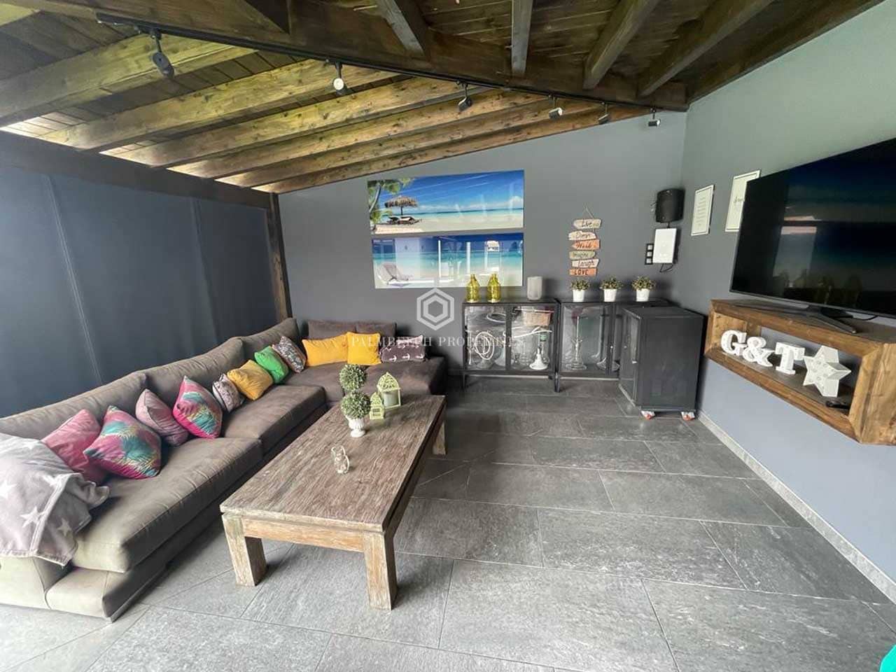2 soverom Villa til salgs i San Miguel de Abona med svømmebasseng garasje - € 1 800 000 (Ref: 10086029)