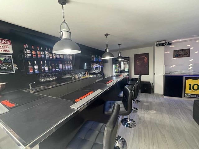 2 soverom Villa til salgs i San Miguel de Abona med svømmebasseng garasje - € 1 800 000 (Ref: 10086029)