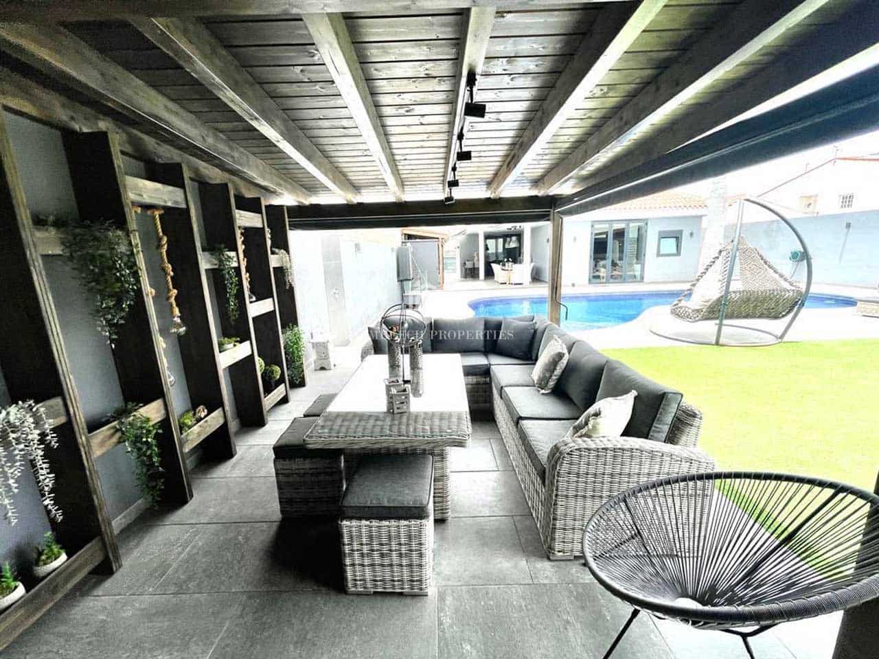 2 soverom Villa til salgs i San Miguel de Abona med svømmebasseng garasje - € 1 800 000 (Ref: 10086029)