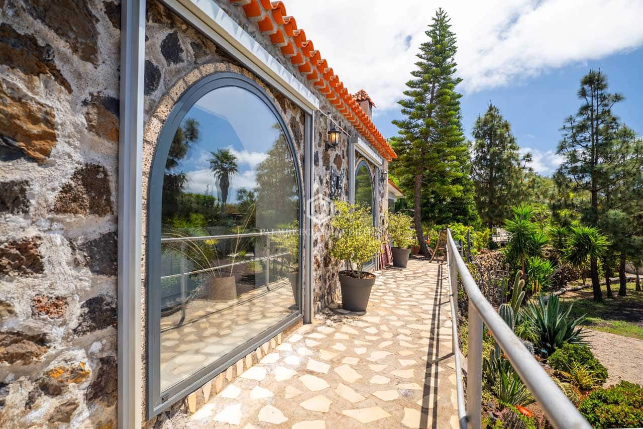 3 bedroom Finca/Country House for sale in Arona with pool - € 1,250,000 (Ref: 10102469)