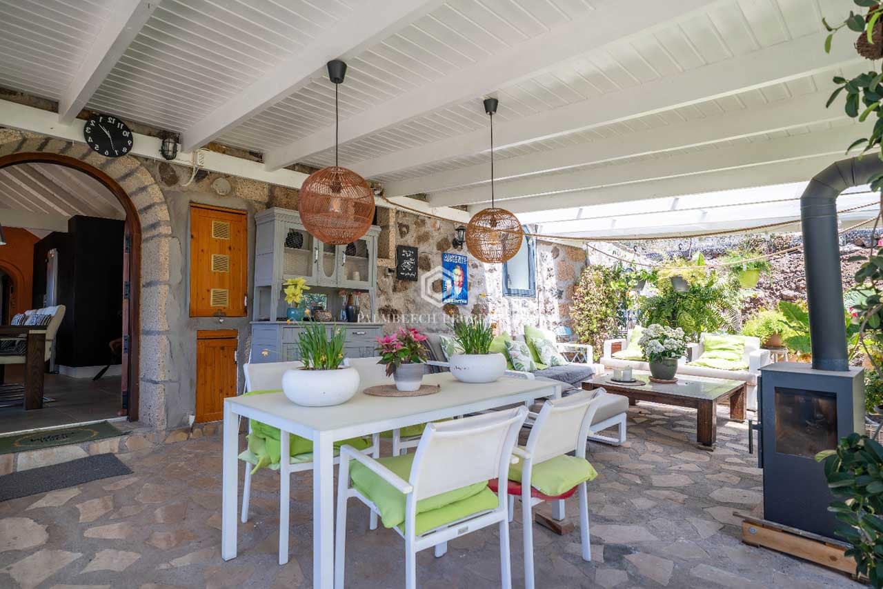 3 bedroom Finca/Country House for sale in Arona with pool - € 1,250,000 (Ref: 10102469)
