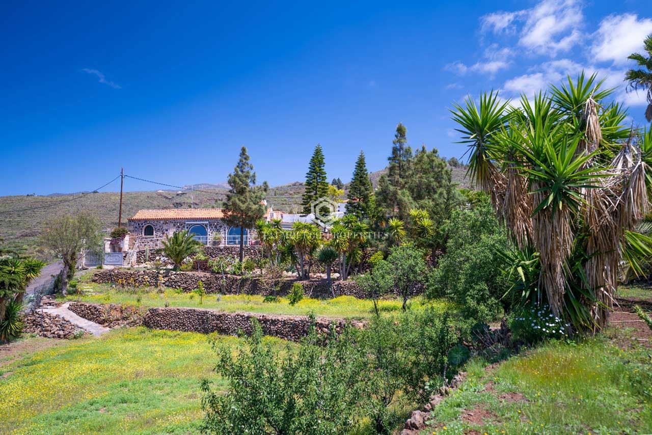 3 bedroom Finca/Country House for sale in Arona with pool - € 1,250,000 (Ref: 10102469)