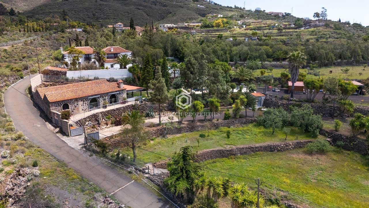 3 bedroom Finca/Country House for sale in Arona with pool - € 1,250,000 (Ref: 10102469)