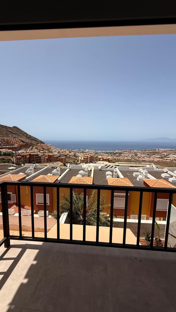 2 soveværelse Byhus til salg i Roque del Conde med swimmingpool garage - € 660.000 (Ref: 10136015)