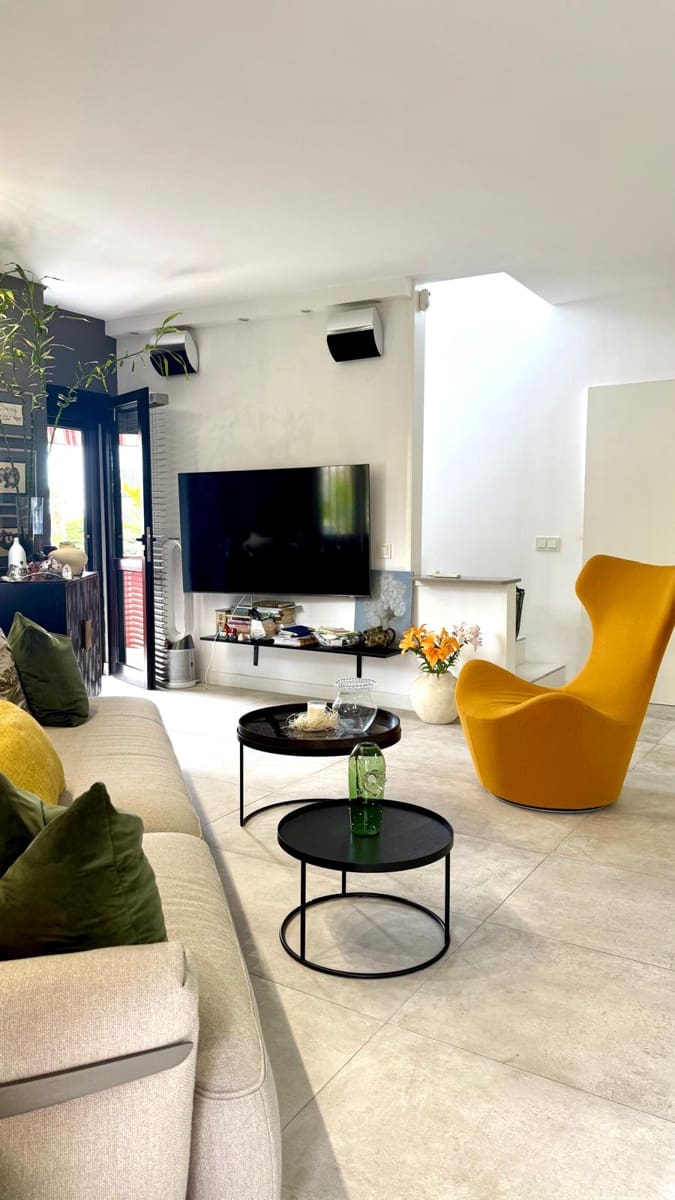 2 bedroom Townhouse for sale in Adeje with garage - € 495,000 (Ref: 10136029)